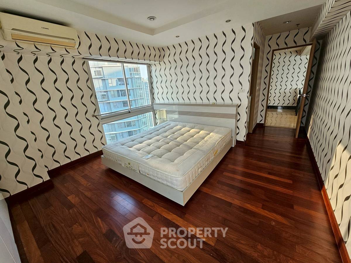 2-BR Condo at My Resort Bangkok Condominium near MRT Phetchaburi (ID 2497868)