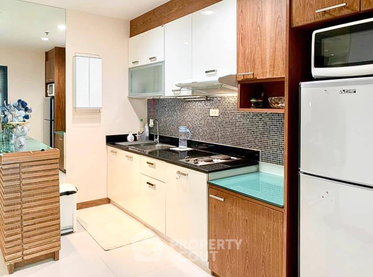 2-BR Condo at Sukhumvit Living Town near MRT Phetchaburi (ID 1930427)