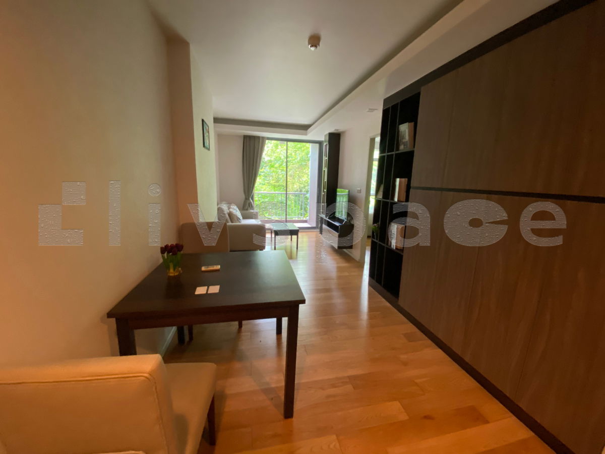 ▚ LE210ツ FOR RENT: Focus Ploenchit Stunning Garden View in Ploenchit! Spacious 1 Bed 47.78 sq.m. Fully Furnished & Breezy Only 25,000 THB!