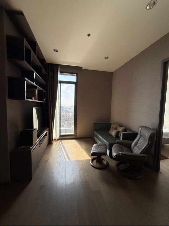 MN3218 The Diplomat Sathorn Full Furnitured and electrical