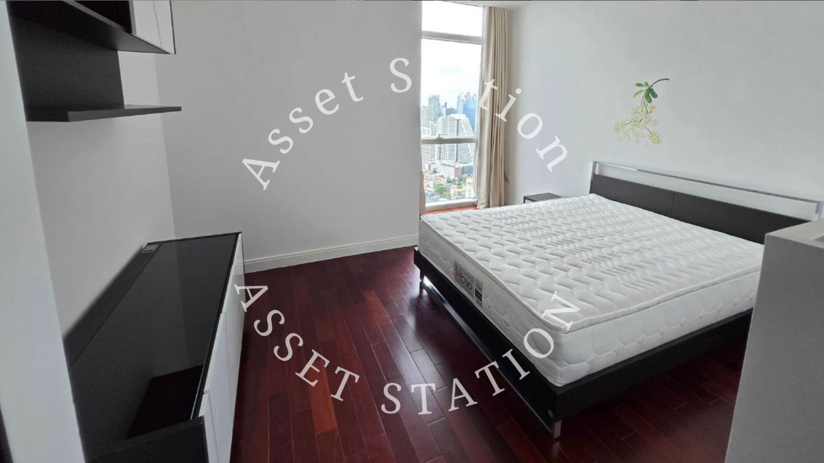 💎 Premium condominium at Athenee Residence — great price, high-floor unit with no noise disturbance Convenient transportation 🚄 near BTS Phloen Chit