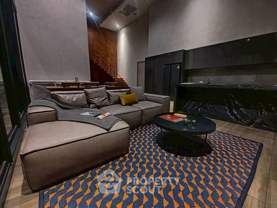 3-BR Condo at The Lofts Asoke near MRT Phetchaburi (ID 2500603)