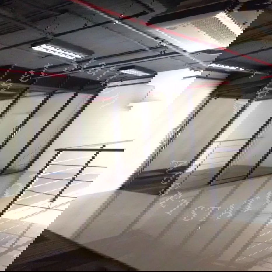 ⭐Ideal for a home office💎 THE EMPORIO PLACE: Large duplex unit with a sleek and luxurious design✨