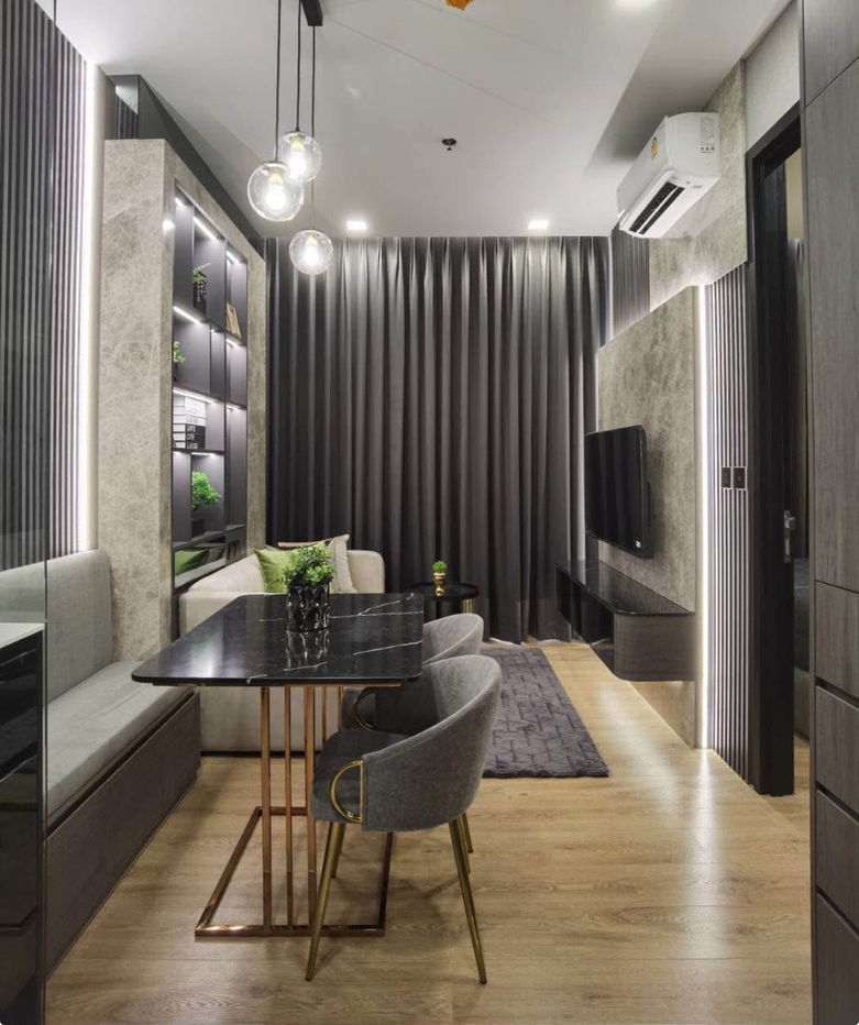 Noble Around                       Ari