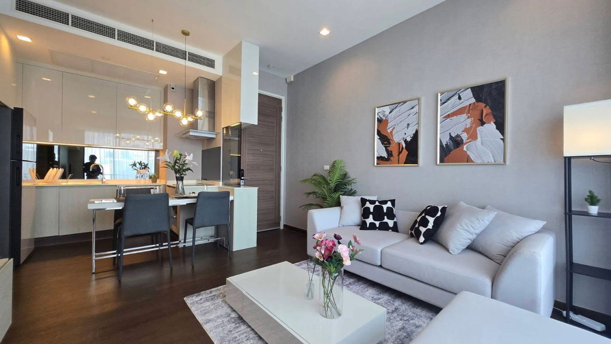 Q Asoke 2 Bedrooms 2 Bathrooms 🔰Line : @Richrealestate ☎️WhatsApp:+66926591905