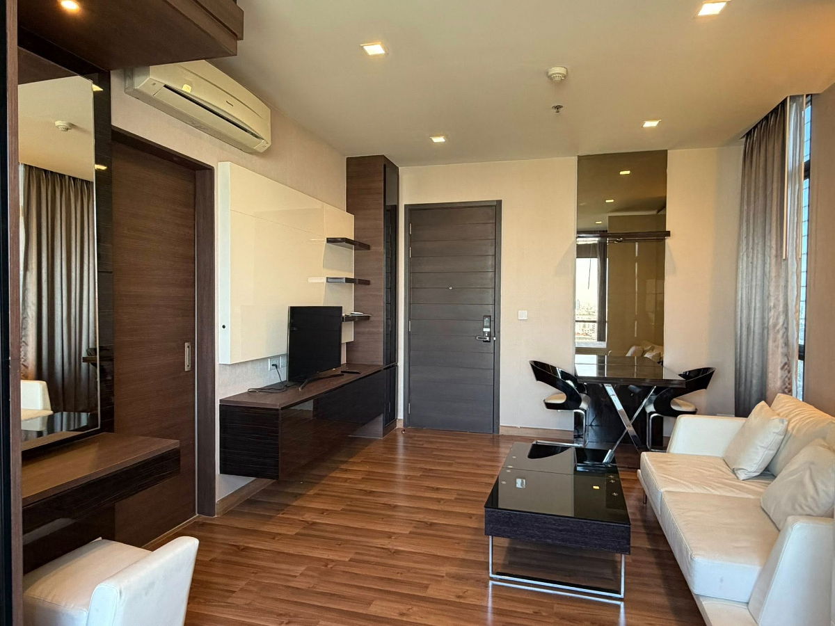 🍀 For Rent Ivy Ampio 🍀 Add Line ID: @zcondo (with@) 🔥 C5003