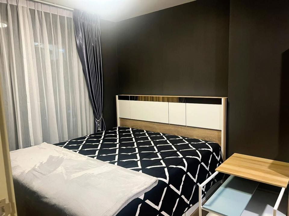 出租 Feel Condo Lat Phrao 122 8 楼，30.55 平方米。