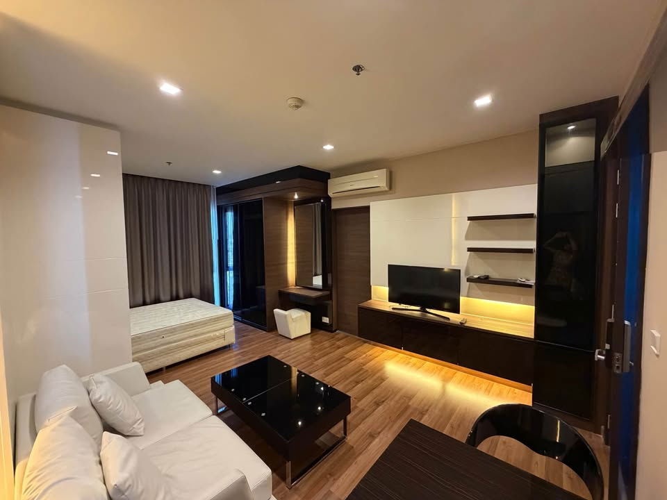 Code: KJ10322 for rent Ivy Ampio 🔥🔥 Line ID: @kjcondo (with @)🔥🔥