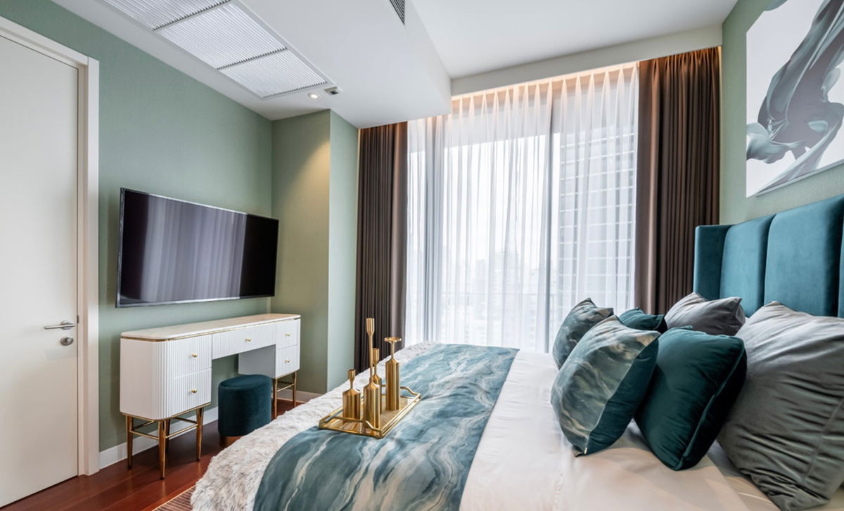 For Rent: Beautiful 2-bedroom condo by You Sansiri. Great location, ready to move in. Near BTS Thonglor. Interested? Add Line: @841qqlnr