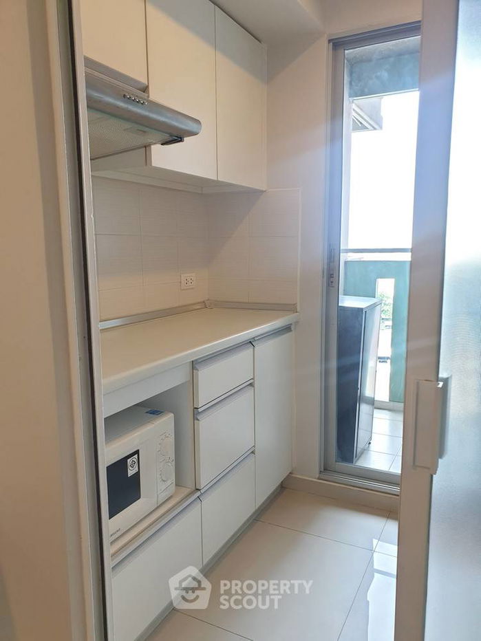 1-BR Condo at Lumpini Place Rama 9–Ratchada near MRT Phra Ram 9 (ID 372369)