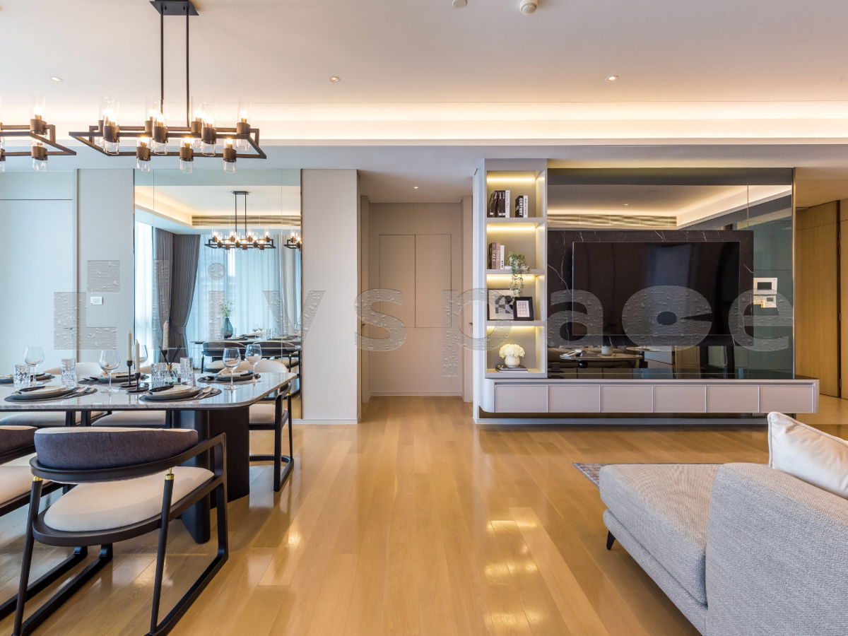 ▚ LE230ツ [FOR RENT]  Baan Sindhorn Ultra Luxury Private Residence! 2 Bed 168 sq.m. Hotel-Grade Concierge Services Best Price Only 220,000 THB!
