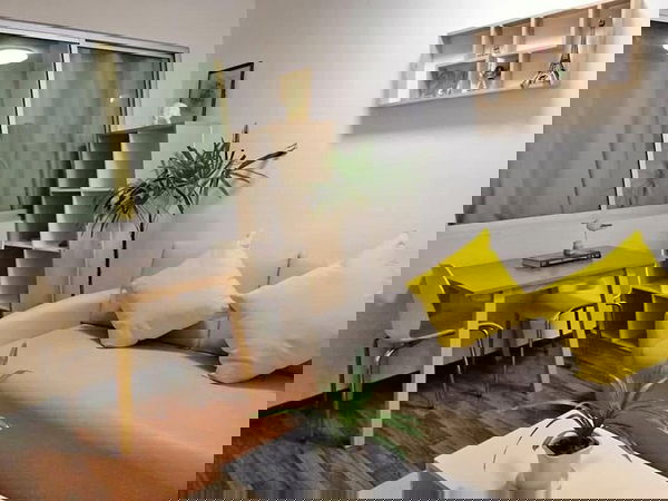 公寓出租，U Ratchayothin，转角单元，泳池景观，8 楼（顶层），家具齐全。