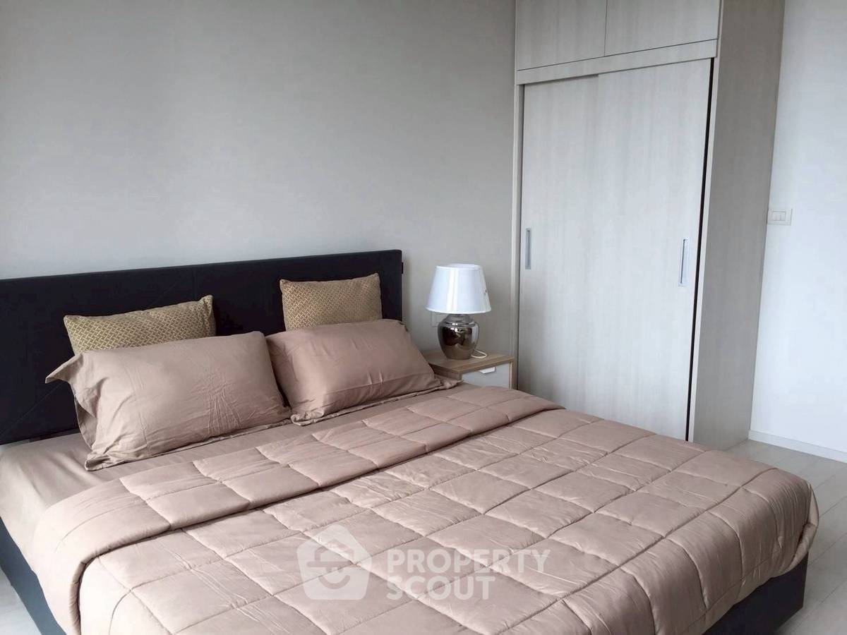 2-BR Condo at Noble Ploenchit near BTS Phloen Chit (ID 2507032)