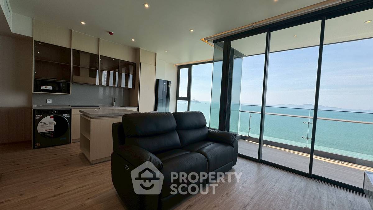 2-BR Condo at AROM WONGAMAT close to Sanctuary of Truth (ID 2494958)