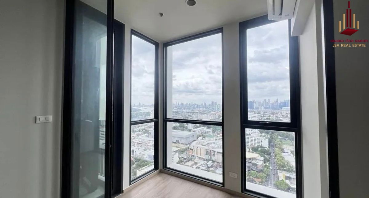 ✨ For Rent: The Issara Sathorn Condo ✨ 💰 Only 30,000 THB/month