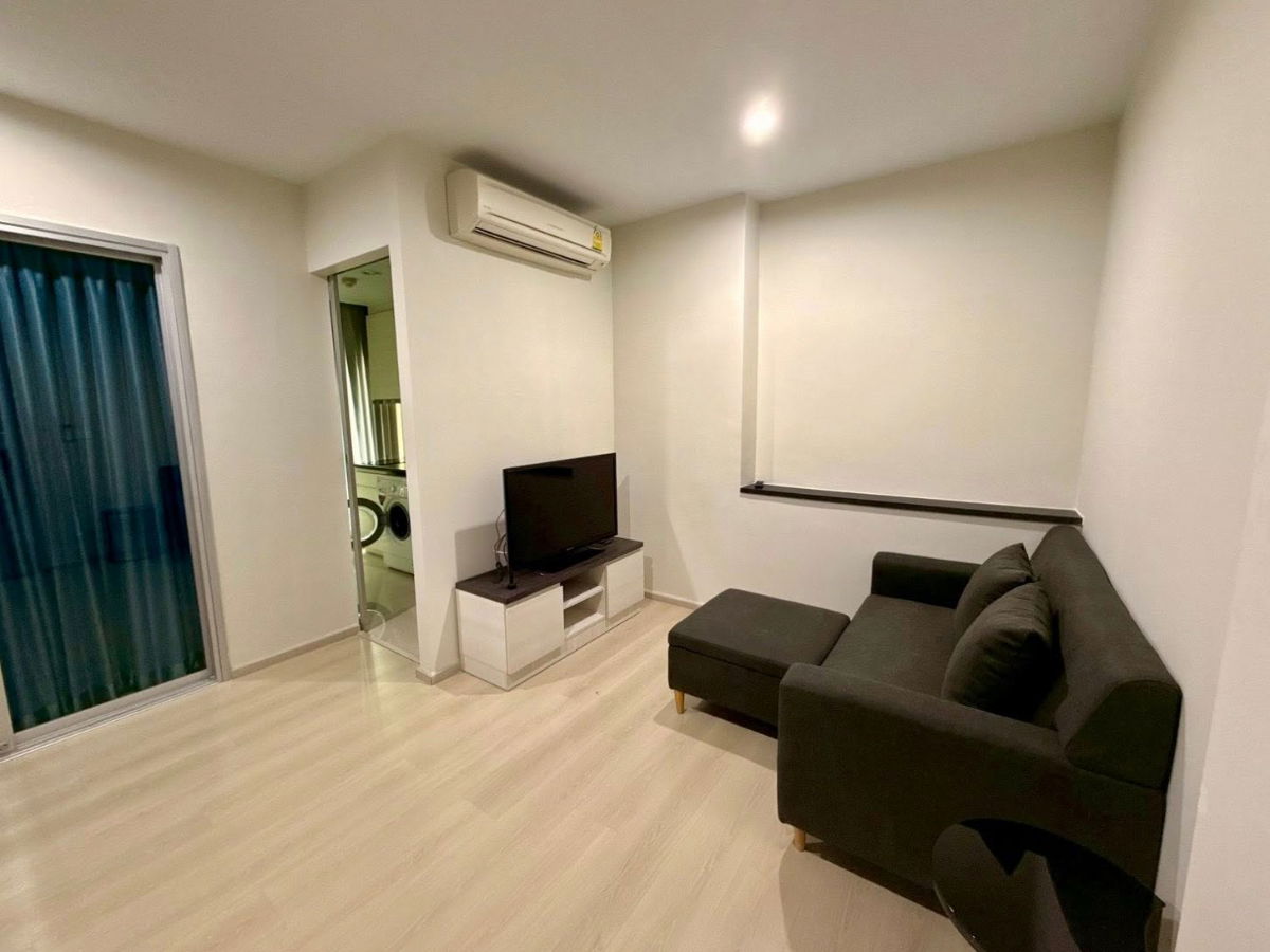 P-44348 Condo for rent Life Ratchadapisek fully furnished (Confirm again when visit).