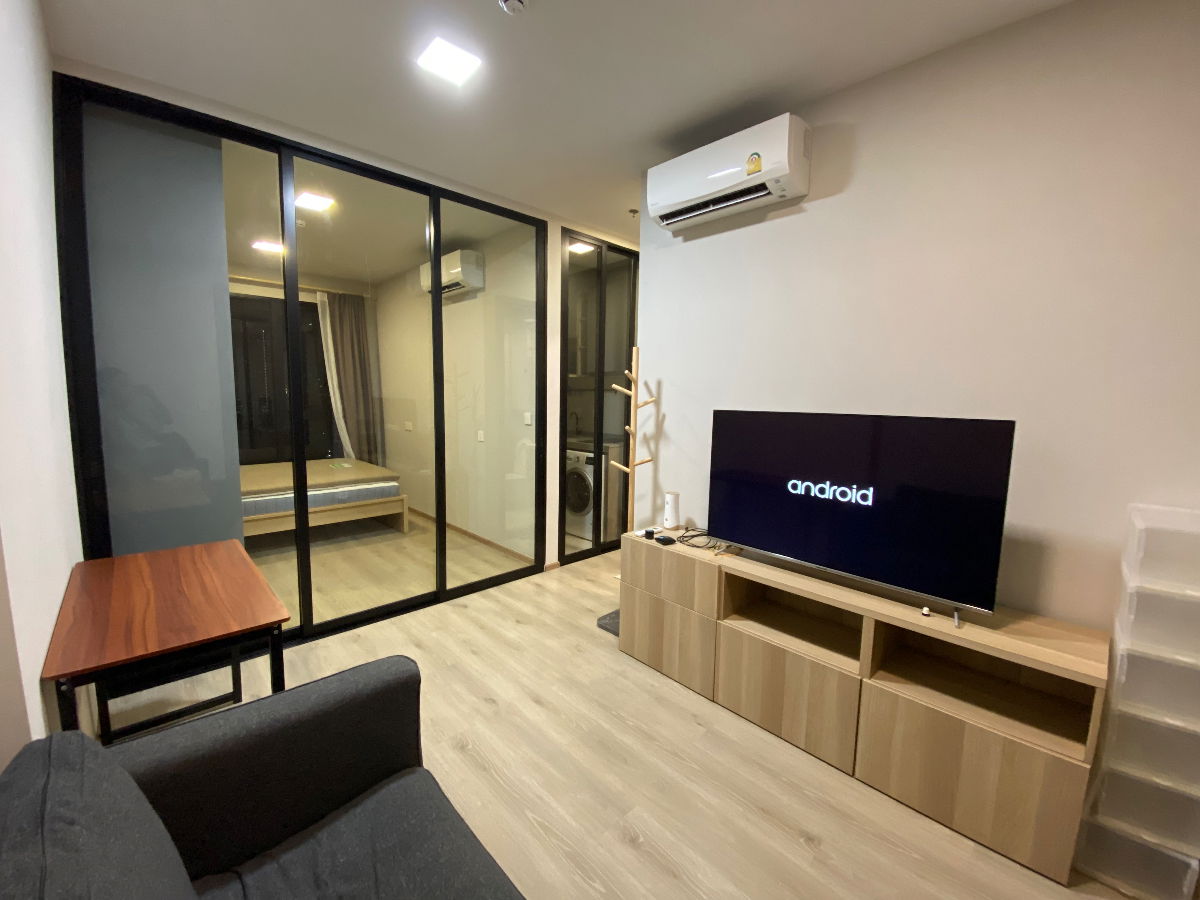 P100 for rent: Condo The Privacy Taopoon Interchange , next to the Purple Line MRT, beautiful room, fully furnished, has a washing machine.