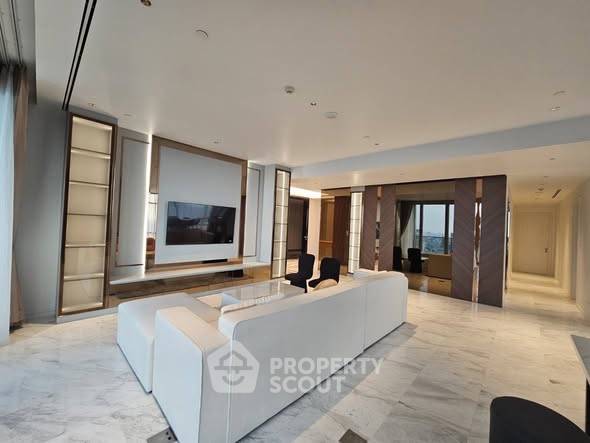 4-BR Condo at Four Seasons Private Residences Bangkok near BTS Saphan Taksin (ID 2470574)