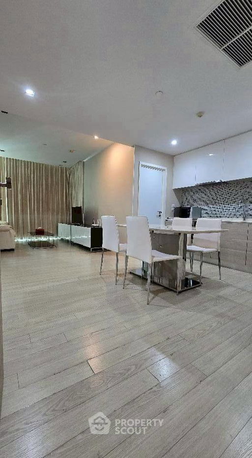 1-BR Condo at The Room Sukhumvit 21 near MRT Sukhumvit (ID 2309318)