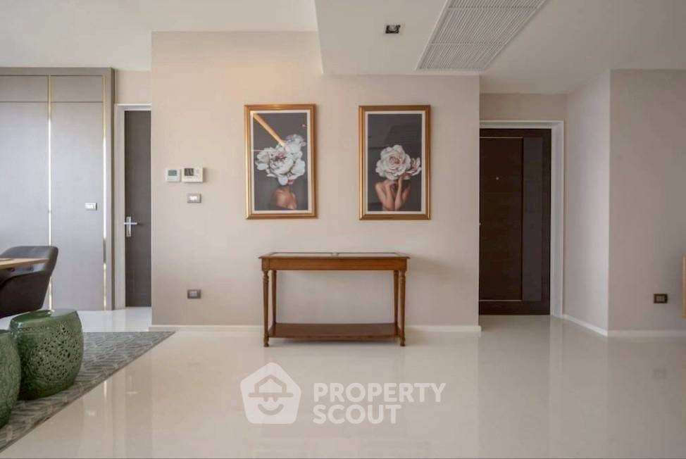 คอนโด 2 ห้องนอน เดอะ บางกอก สาทร ใกล้ BTS สุรศักดิ์ (ID 2503747)