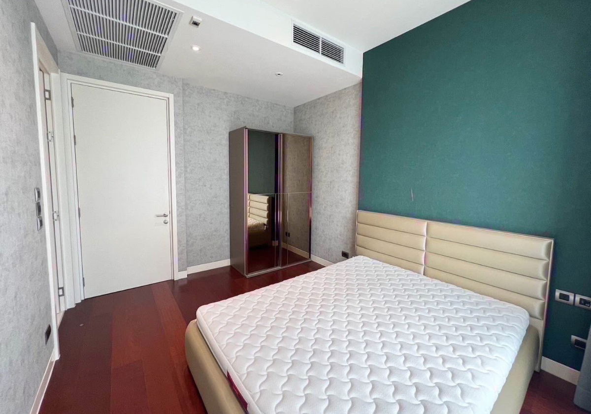 KHUN by YOO inspired by Starck