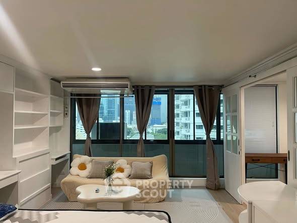 2-BR Condo at Diamond Tower Condominium near BTS Chong Nonsi (ID 2440944)