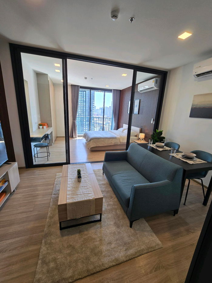 BTS Phaya Thai 600 m. Price  26,000 Baht Condo XT Phayathai ( Rental )