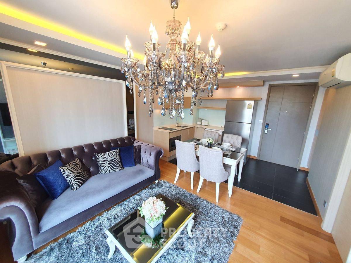 1-BR Condo at Via Botani near BTS Phrom Phong (ID 2346293)