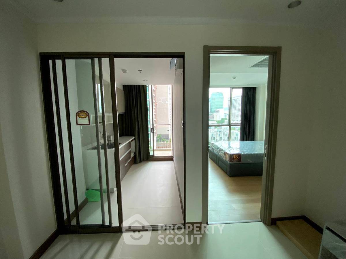 1-BR Condo at Supalai Oriental Sukhumvit 39 near MRT Phetchaburi (ID 1331165)