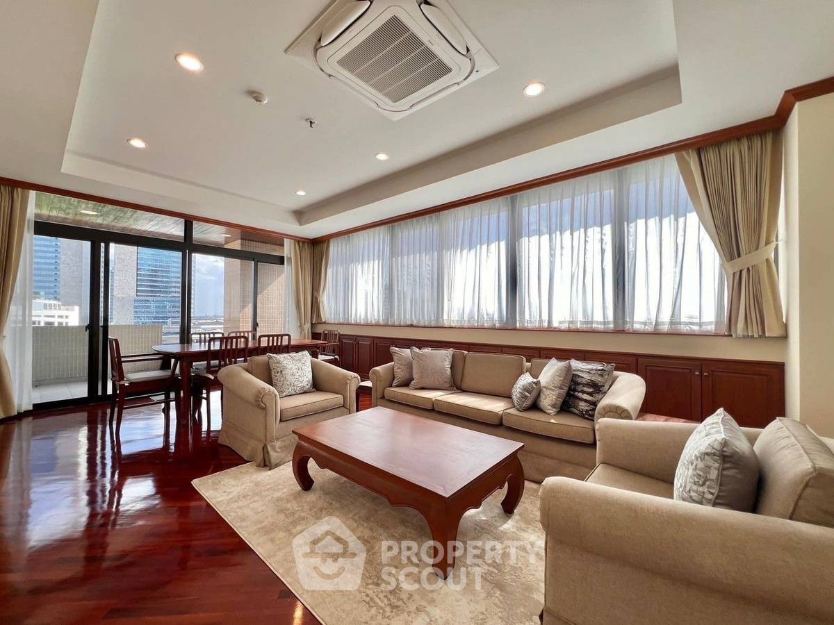 3-BR Condo at Ruamsuk Condominium near BTS Thong Lor (ID 2001800)
