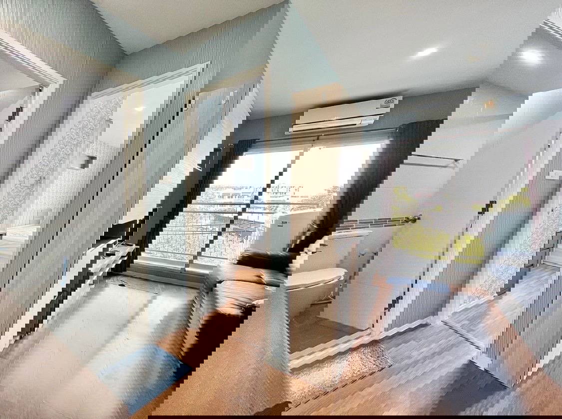 Ready to move in. Rent: 8,000 baht. **Washing machine included.**