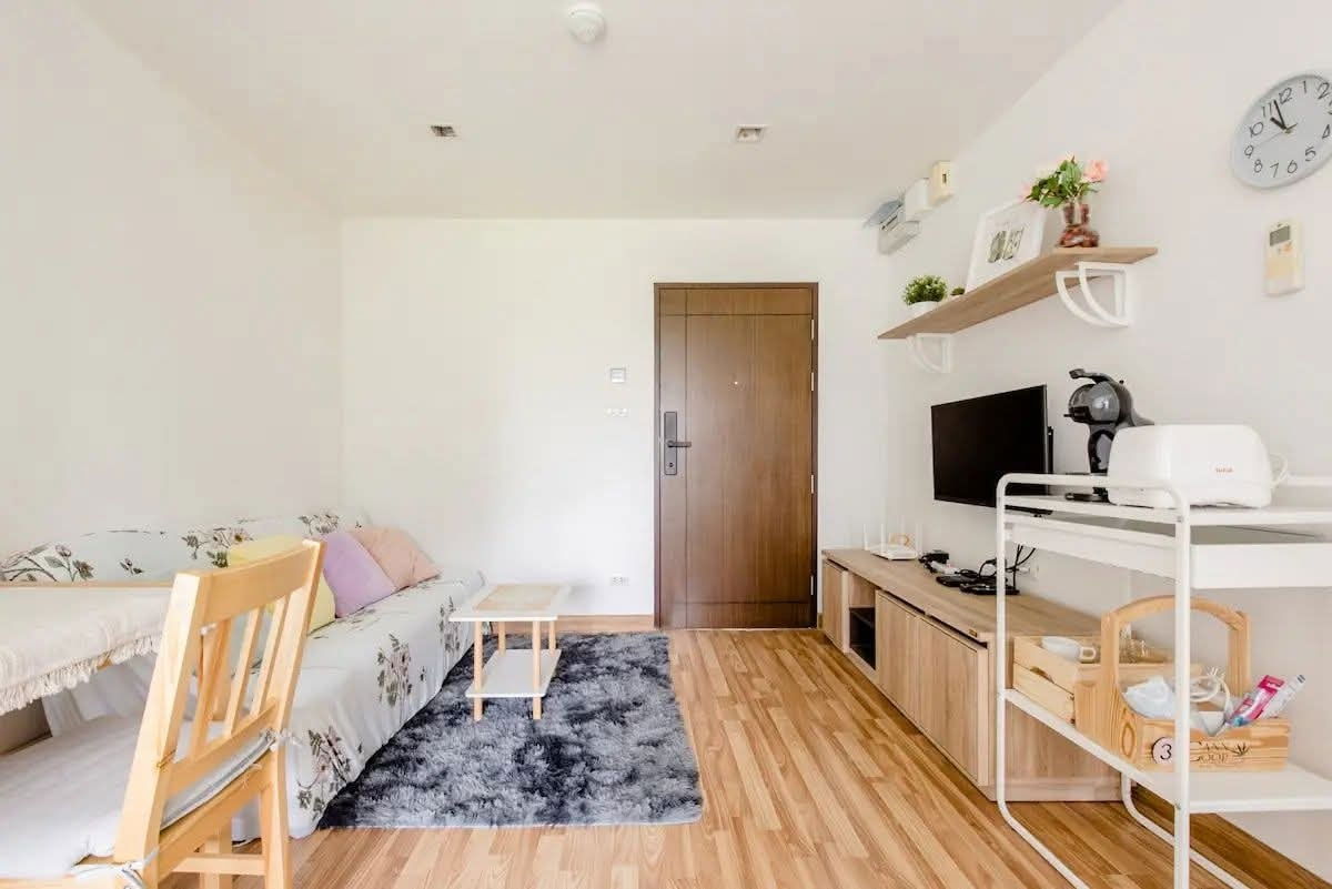 Condo for rent, The Green 3, near BTS Punnawithi (800 meters).