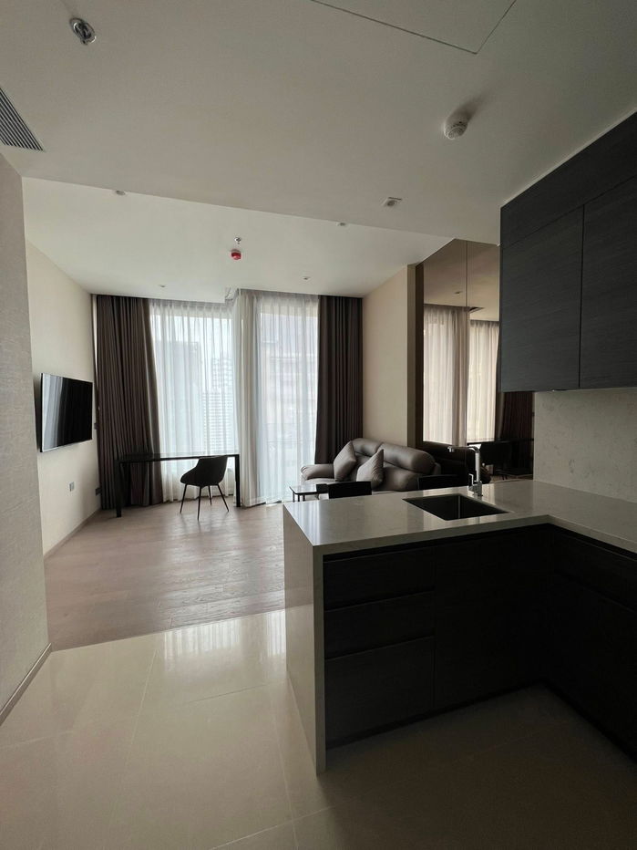 For Rent : The ESSE Asoke *Nice Room* at Line: @homefinder