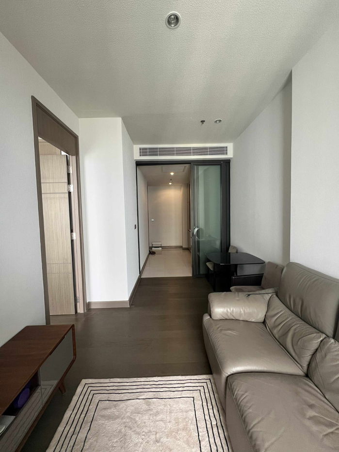 RS4437  For Rent: The Esse at Singha Complex, near MRT Phetchaburi