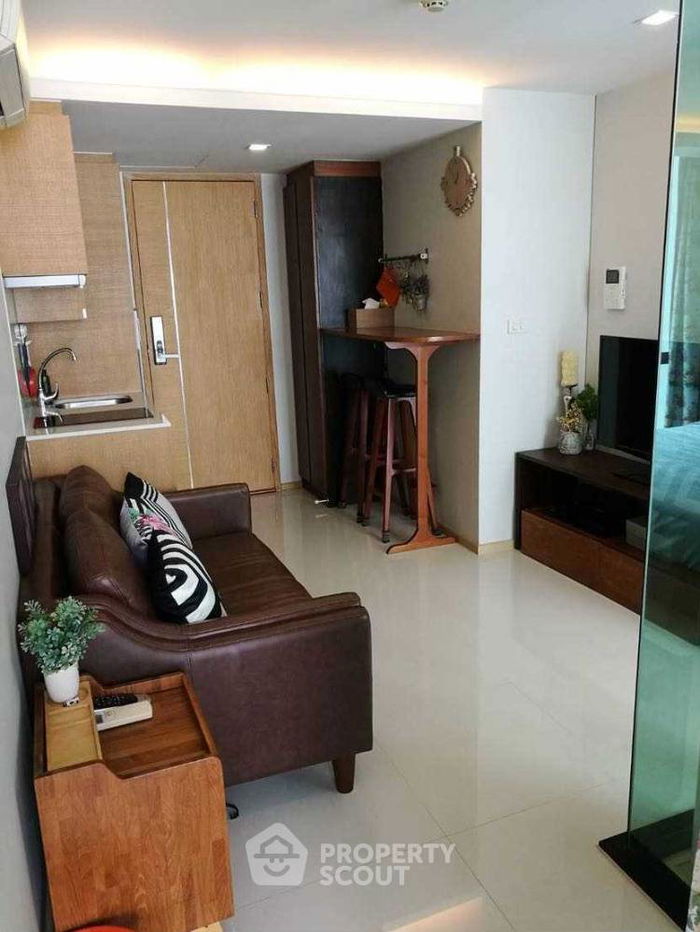1-BR Condo at Socio Ruamrudee near BTS Nana (ID 1432724)