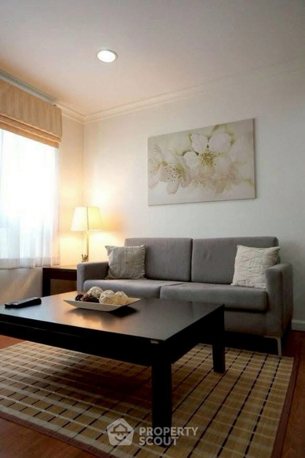 2-BR Condo at Lumpini Suite Sukhumvit 41 near BTS Phrom Phong (ID 2515379)