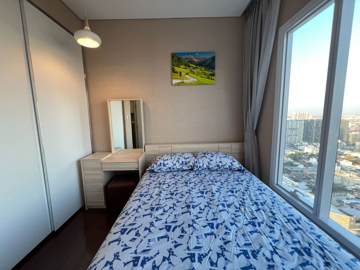 ราคาถูก คอนโด The Saint Residences ใหม่ 2 ห้องนอน ชั้นสูง ทางเดินทิศตะวันออก