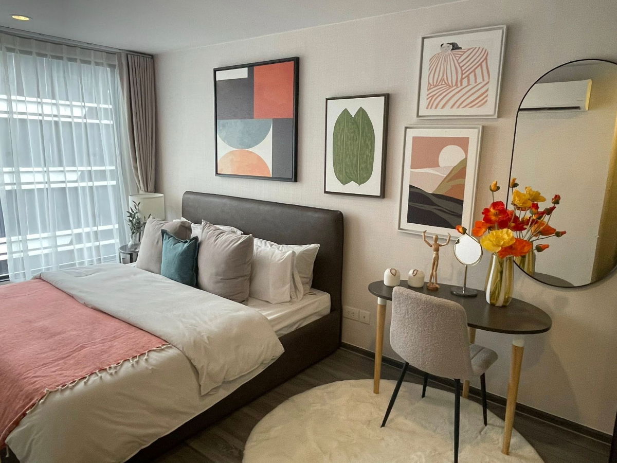 BTS Ekkamai 650 m. Price  42,000 Baht Condo Ideo Mobi Sukhumvit 40 ( Rental )