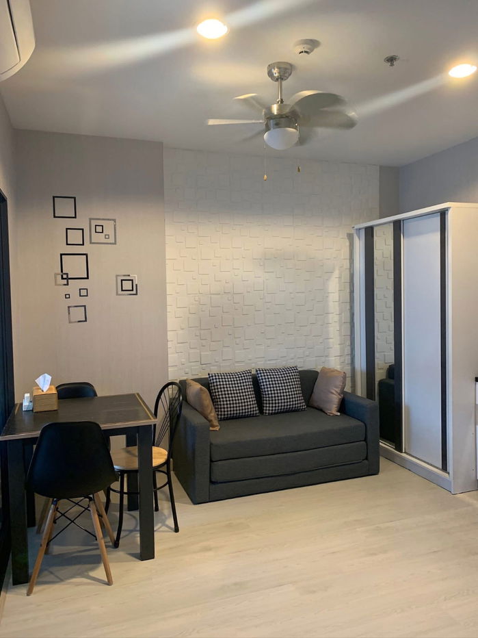 A condo located next to BTS Puchao station and Supermarket. Highly convenient.