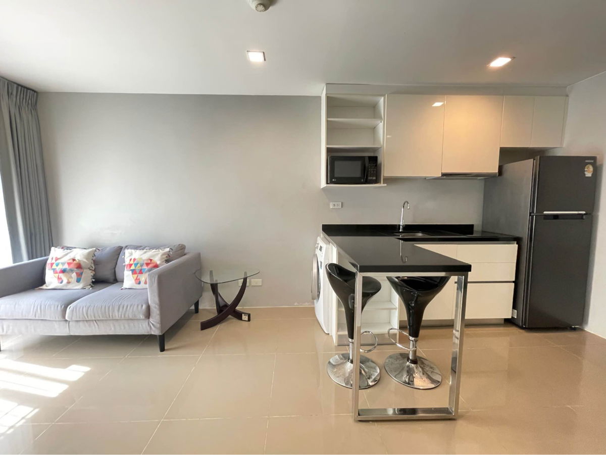 BTS Asoke 450 m. Price  21,000 Baht Condo Mirage Sukhumvit 27 ( Rental )