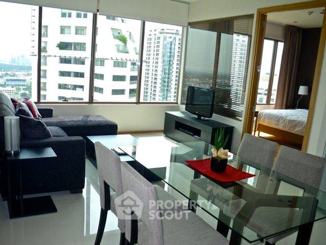 1-BR Condo at The Emporio Place near BTS Phrom Phong (ID 511002)