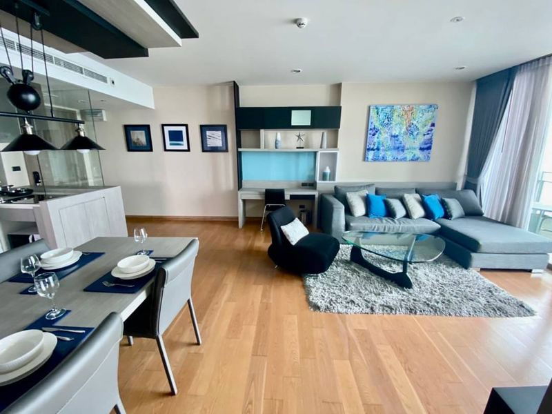 Luxurious beachfront condo in the heart of Marina Bay Front. Beautiful unit, move in Ready