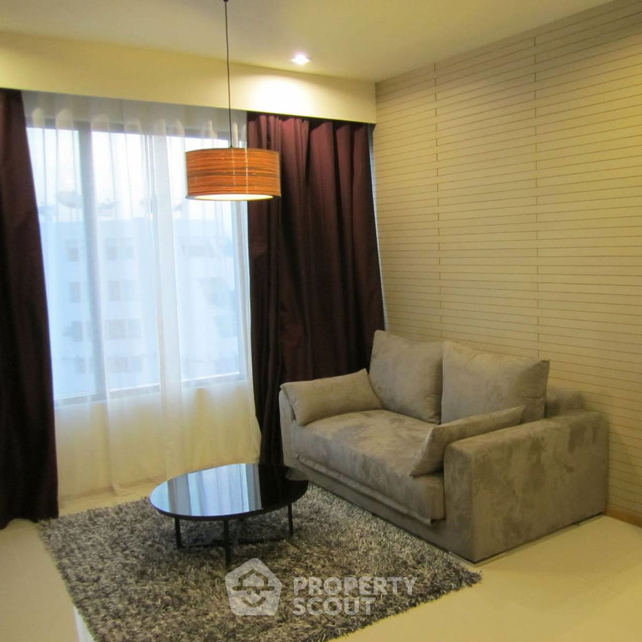 1-BR Condo at The Emporio Place near BTS Phrom Phong (ID 402215)