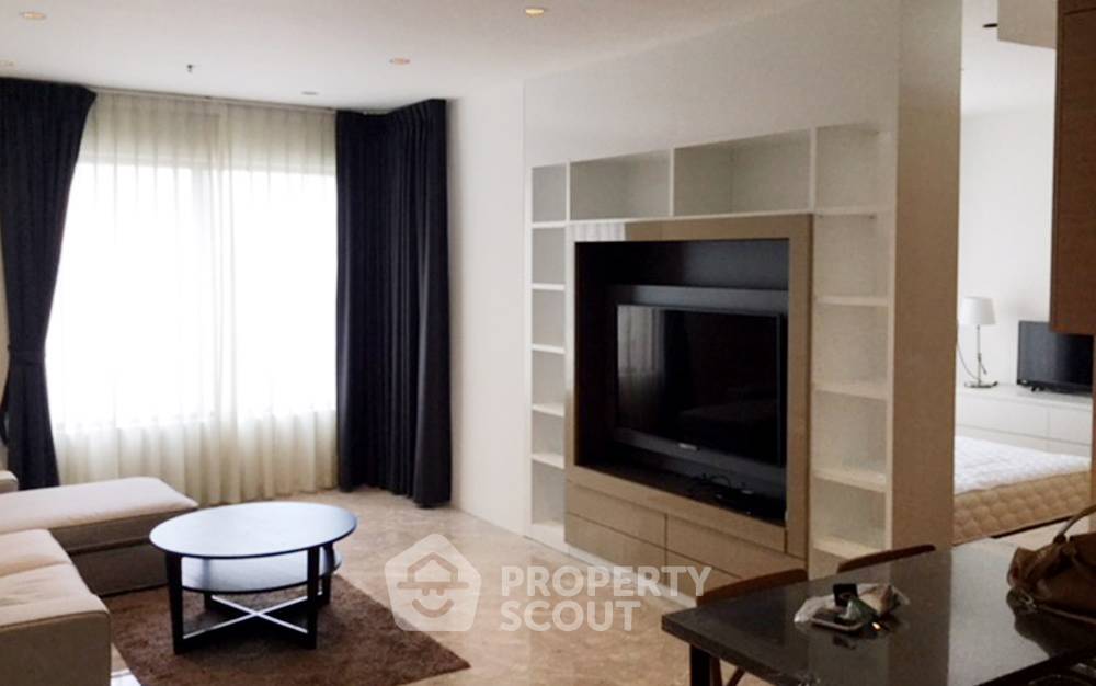 1-BR Condo at The Emporio Place near BTS Phrom Phong (ID 511053)