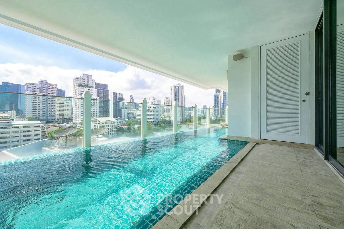 3-BR Condo at Le Raffine Jambu Dvipa Sukhumvit 39 Condominium near BTS Phrom Phong (ID 2519715)