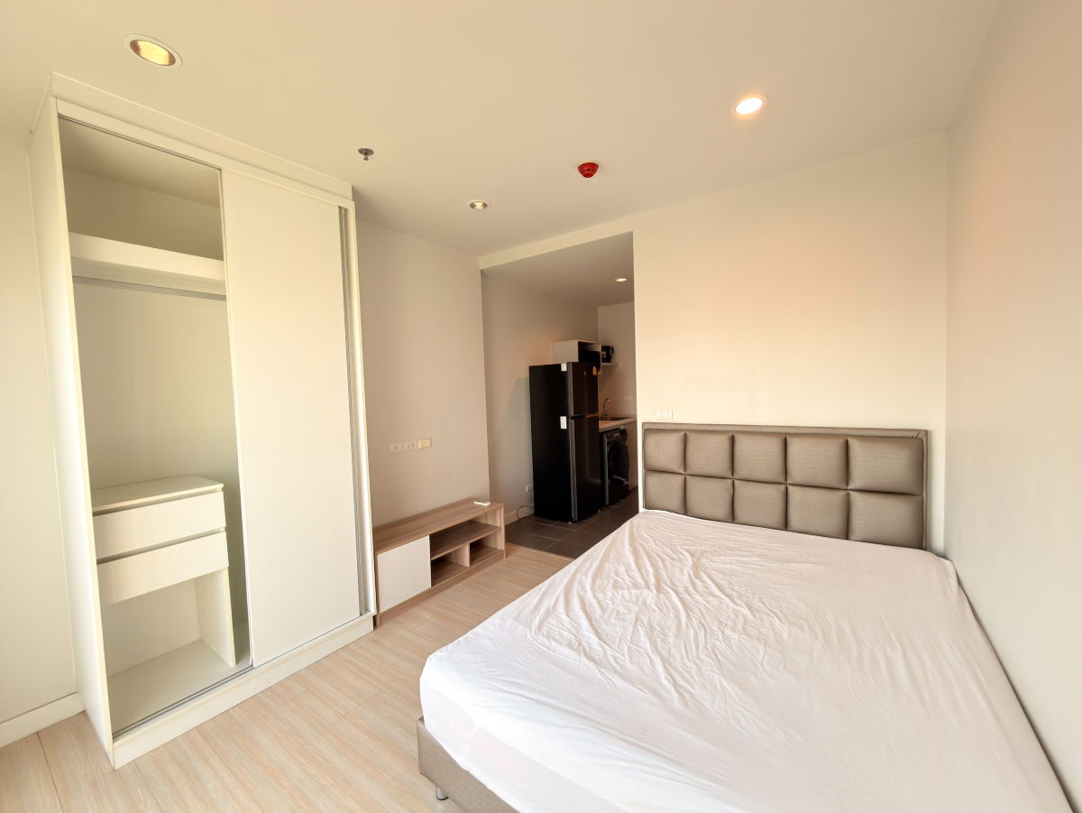 Metro Sky Wutthakat | Price 8,500 THB | Beautiful room, great location, fully furnished, ready to move in.