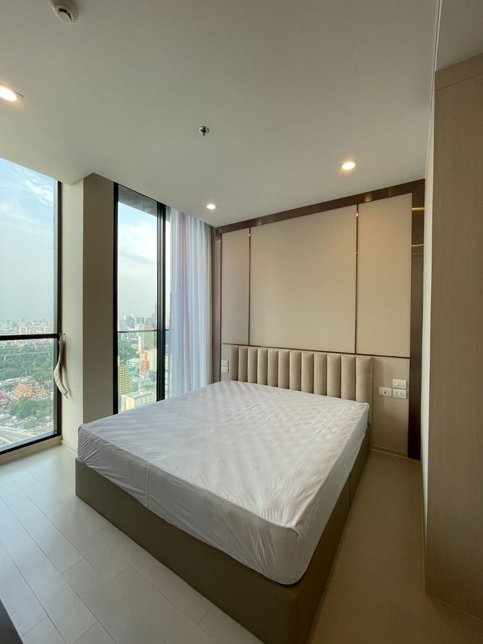 BTS ploenchit 100 m. Price  90,000 Baht Condo Noble Ploenchit ( Rental )