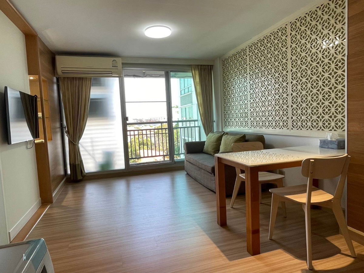 BTS Pra Khanong 450 m. Price  18,000 Baht Condo Plus 67 ( Rental )