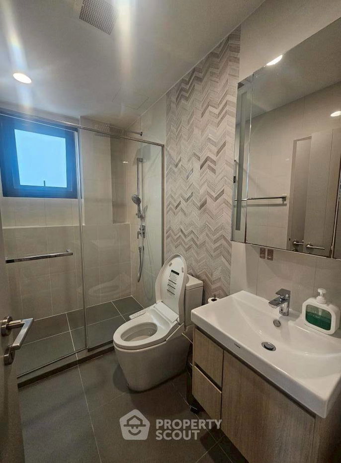 2-BR Condo at Oka Haus Sukhumvit 36 near BTS Thong Lor (ID 2457077)