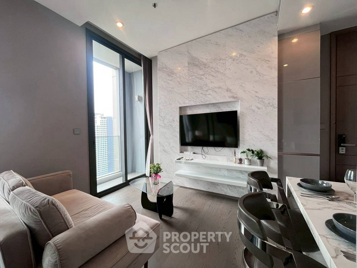 1-BR Condo at The Esse At Singha Complex near MRT Phetchaburi (ID 2524407)